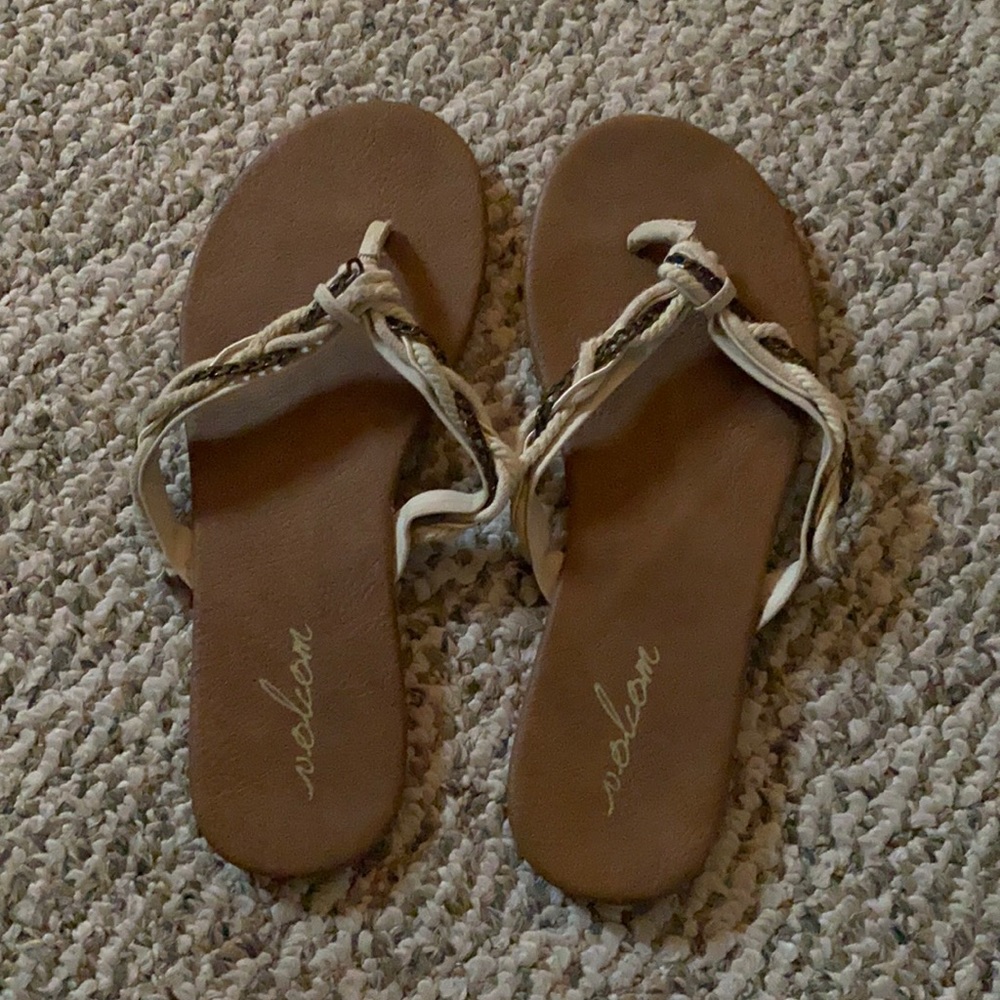 Nude/Brown Flip Flops